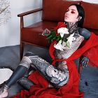 Kompleksowo wytatuowana