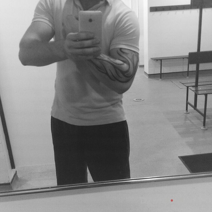 Tatuaż rekaw wycieniowany  - tribale