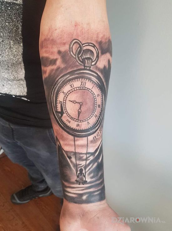 Tatuaż data i godzina narodzin córki - miłosne