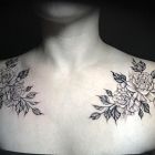 Kwiaty na obojczykach