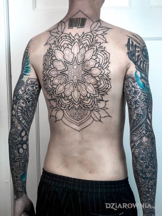 Tatuaż 2 rękawy i pierwsza sesja pod cover starego kodu kreskowego - zwierzęta