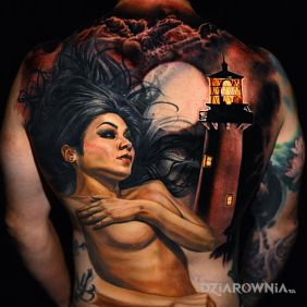 Czarnowłosa dziewczyna