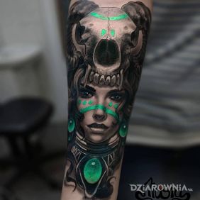 Demoniczna, kobieta ŚLICZNA