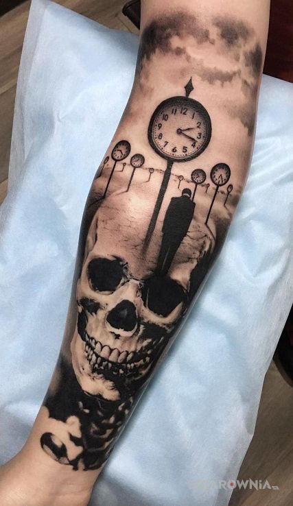 Tatuaż czas ucieka - czarno-szare