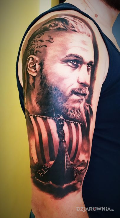Tatuaż ragnar - czarno-szare