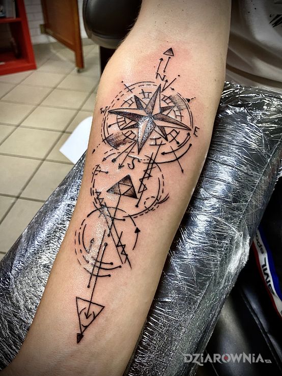 Tatuaż róża wiatrów - pozostałe