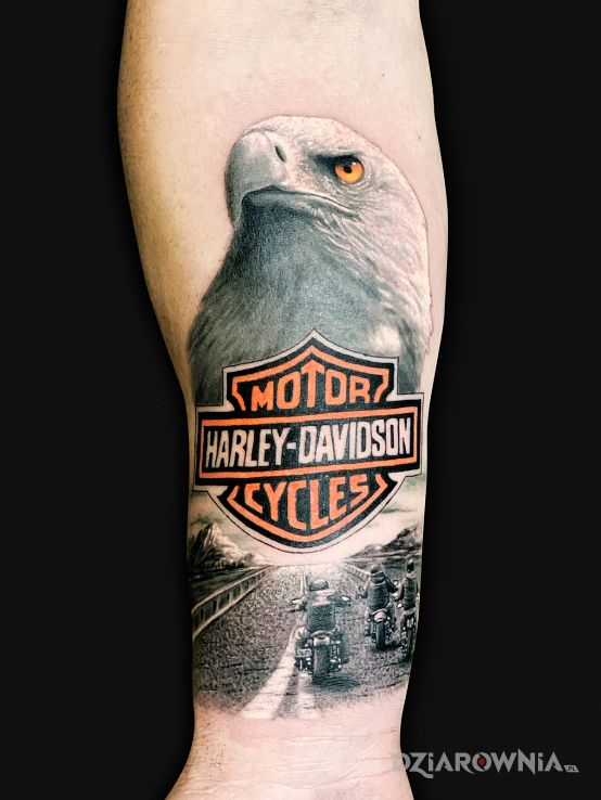 Tatuaż harley davidson - realistyczne