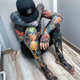 Wydziarany w całości