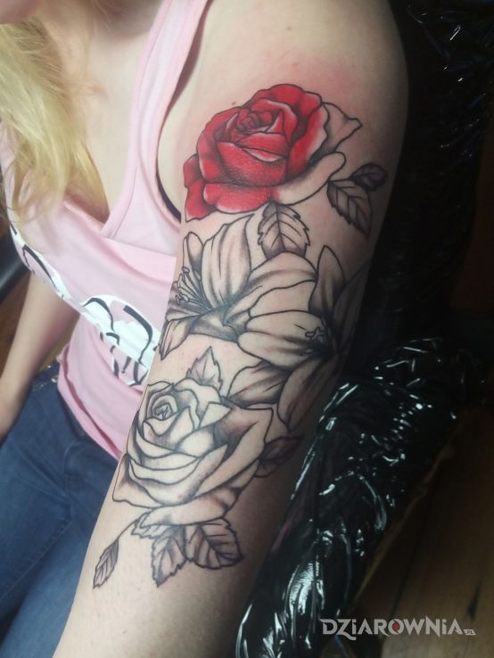 Tatuaż róże i lilie - kolorowe