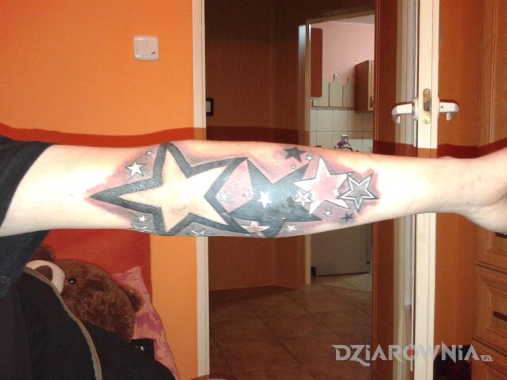 Tatuaż gwiazdy gwiazdeczki - gwiazdy