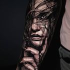 Rozczochrana dziewczyna