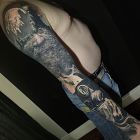 Starzec w realistycznym rękawie