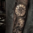 Chłopczyk na trójkołowcu