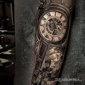 Chłopczyk na trójkołowcu