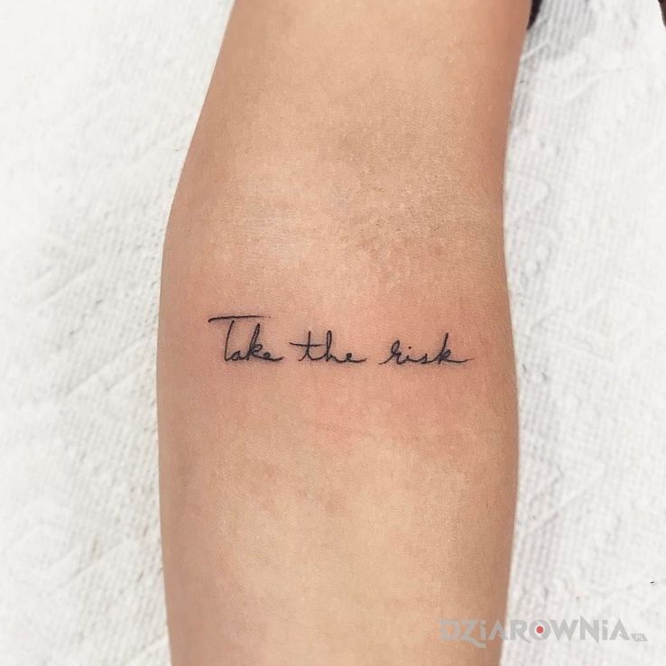 Tatuaż zaryzykuj - napisy