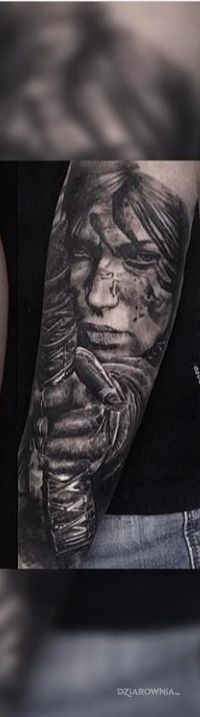 Tatuaż łuczniczka - realistyczne