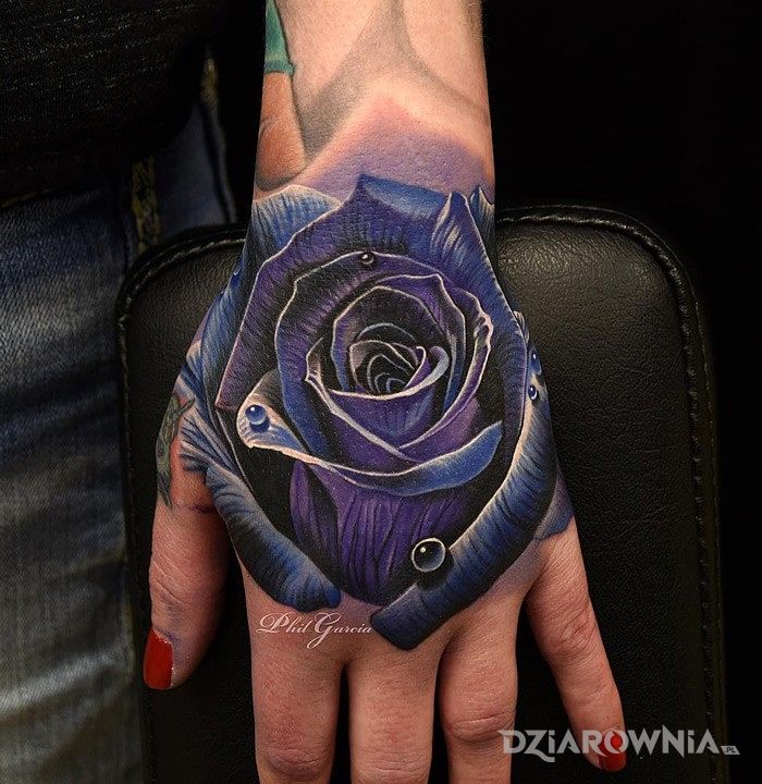Tatuaż niebieska róża - 3D