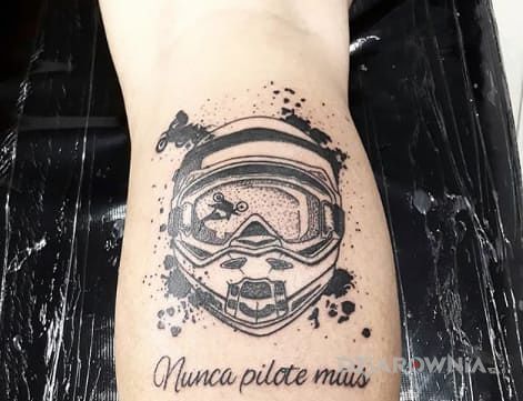 Tatuaż nunca pilote mais - szkic