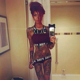 Calutka w tatuażach