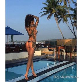 Dziewczyna na basenie