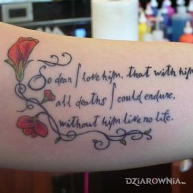 Napis z czerwonymi kwiatami