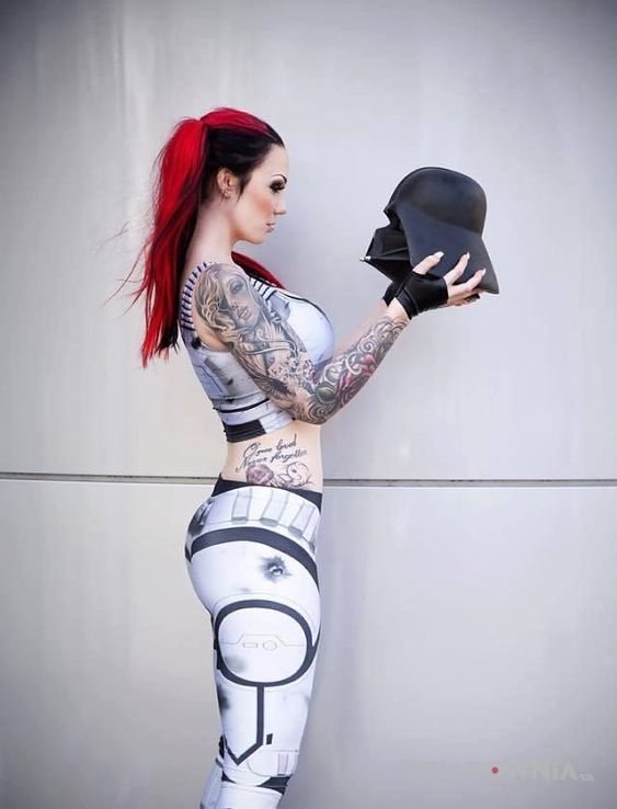 Tatuaż szturmowiec z tatuazami - rękawy