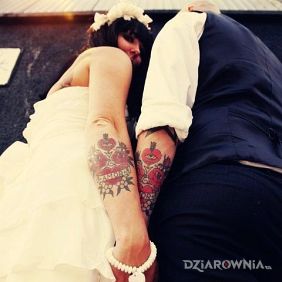 Nowożeńcy z tatuażami