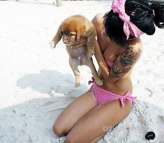 Tatuaż  na ramieniu - seksowne