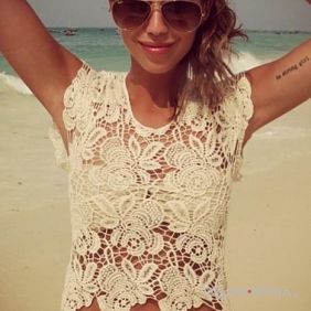 Drobny napis na ramieniu