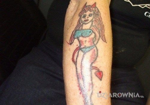 Tatuaż paskudny tatuaż - postacie