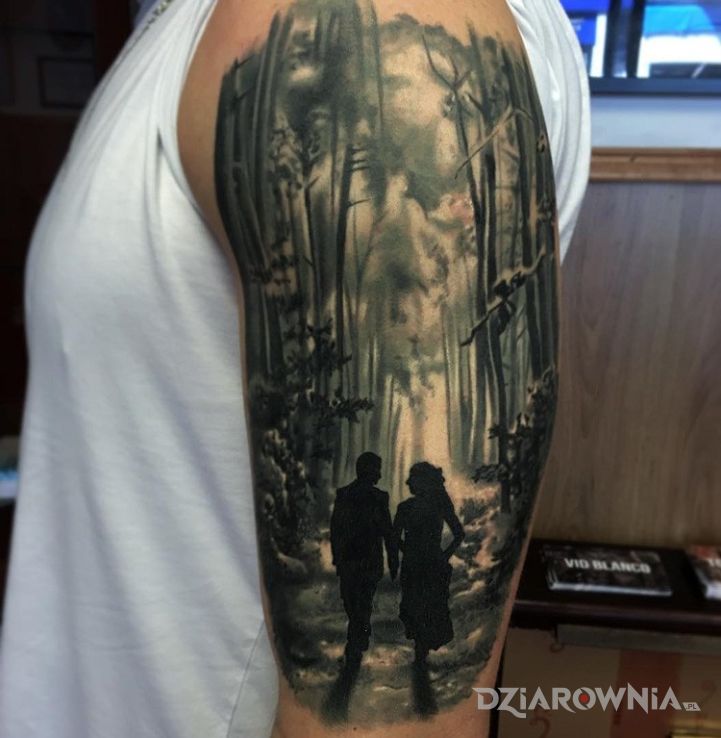 Tatuaż para w lesie - postacie