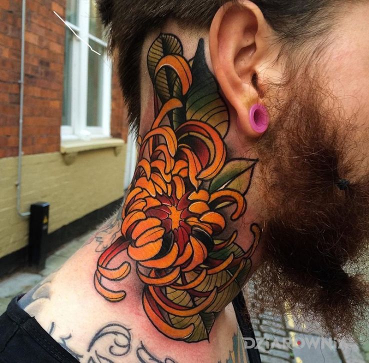 Tatuaż nieznajomy kwiat - kwiaty