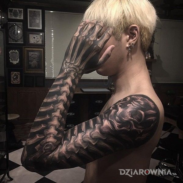 Tatuaż kościsty rękaw - rękawy