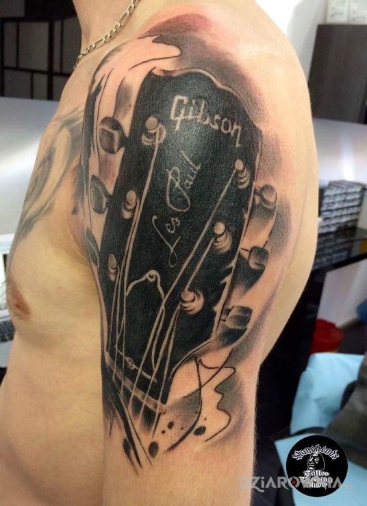 Tatuaż gibson les paul od alexa  - realistyczne