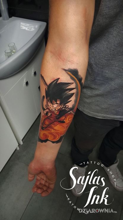 Tatuaż songo wjechał na łapke - postacie