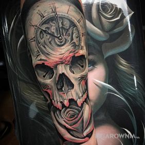 Zegar, czaszka i róża