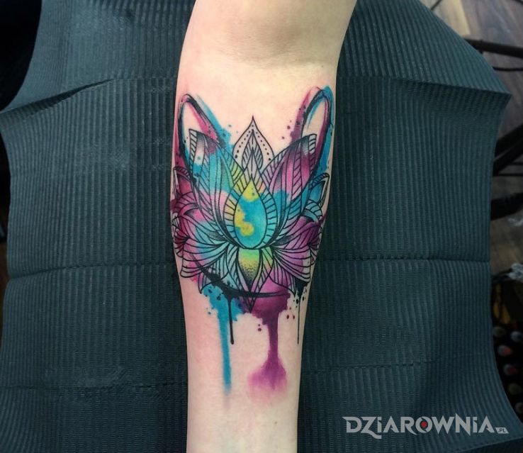 Tatuaż kwiat lotosu - kwiaty