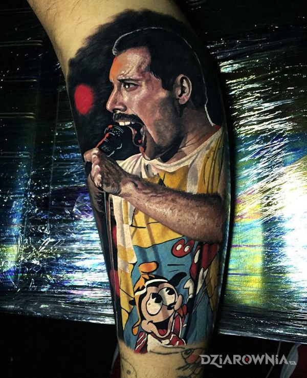 Tatuaż wokalista queen - realistyczne