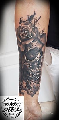 Tatuaż druga sesja do rękawa  - kwiaty