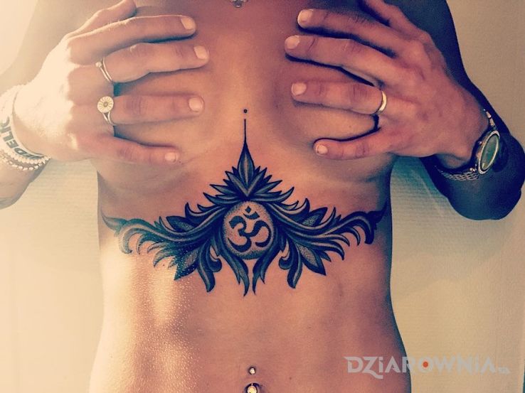 Tatuaż tatuaz na brzuchu - pozostałe