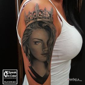 Woman tattoo