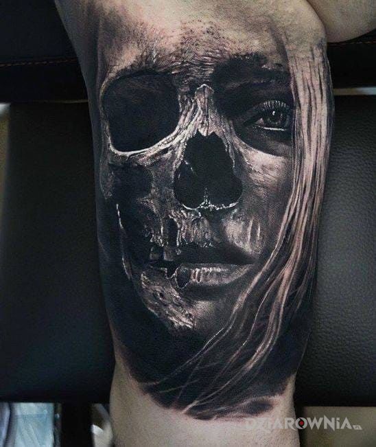 Tatuaż dwa oblicza - realistyczne