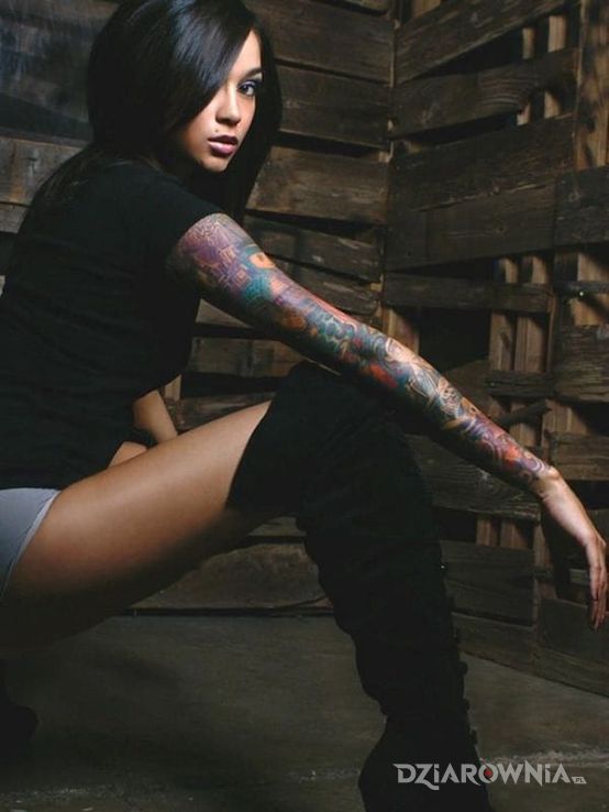 Tatuaż kolorowy rękaw - rękawy