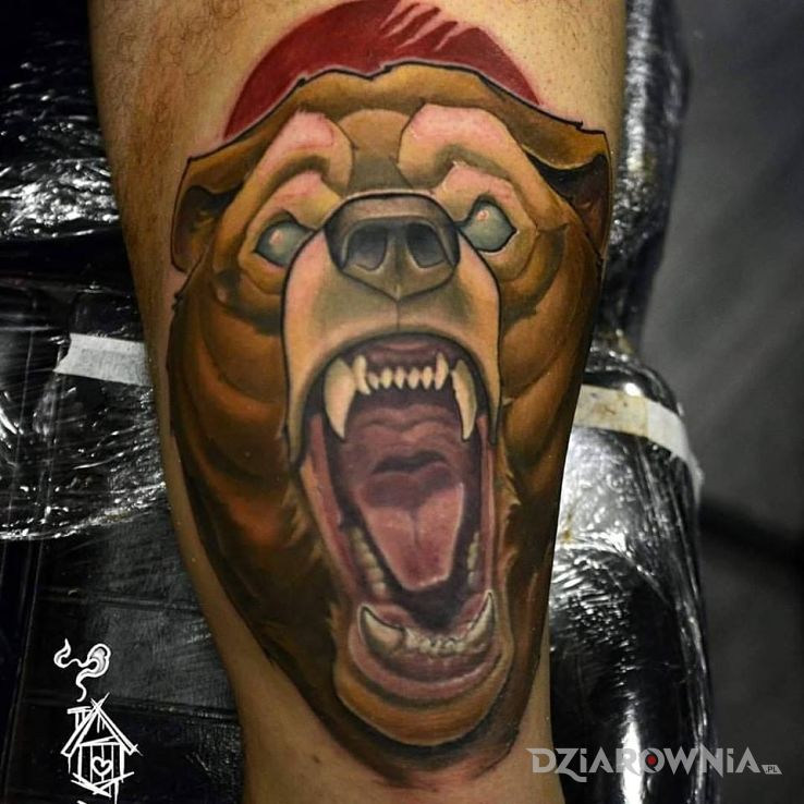 Tatuaż miś na kolanie - zwierzęta