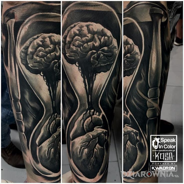 Tatuaż sece i mózg w interpretacji kosy - realistyczne