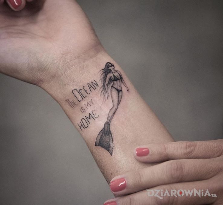 Tatuaż dom oceanem - napisy