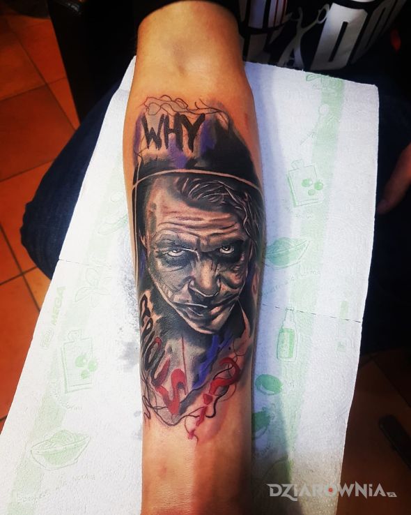 Tatuaż why so serious - napisy