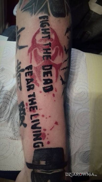 Tatuaż sentymentalny do kolekcji d - napisy