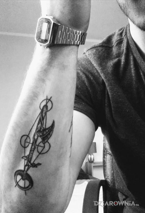 Tatuaż geometryczny klucz - pozostałe