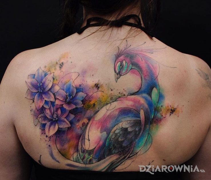 Tatuaż paw - kwiaty